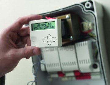 Programovací jednotka pro elektroniku 14A s českým menu
